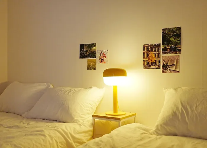 Апартаменты Near Lotte World, Kspo Dome, Coex, Olympic Park, 2 Rooms, 2 Queen Beds, 1 Super Single Bed, 5 People *
