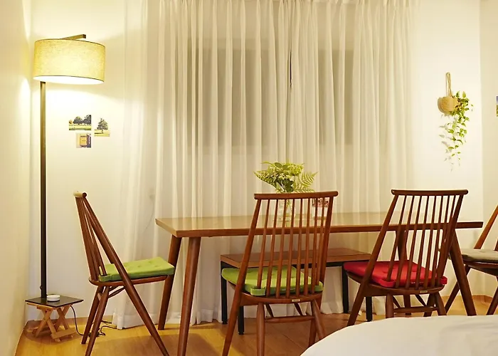 Апартаменты Near Lotte World, Kspo Dome, Coex, Olympic Park, 2 Rooms, 2 Queen Beds, 1 Super Single Bed, 5 People Сеул
